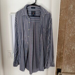 Chaps Men's Navy and White Patterned Button-Down Shirt